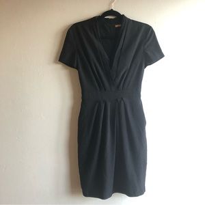 Zarina Black v-neck midi dress size medium